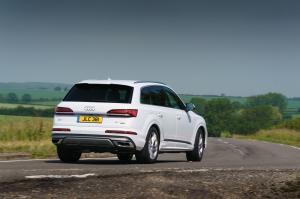 Audi Q7 55 TFSI e Quattro S-Line 2020 года  (UK)